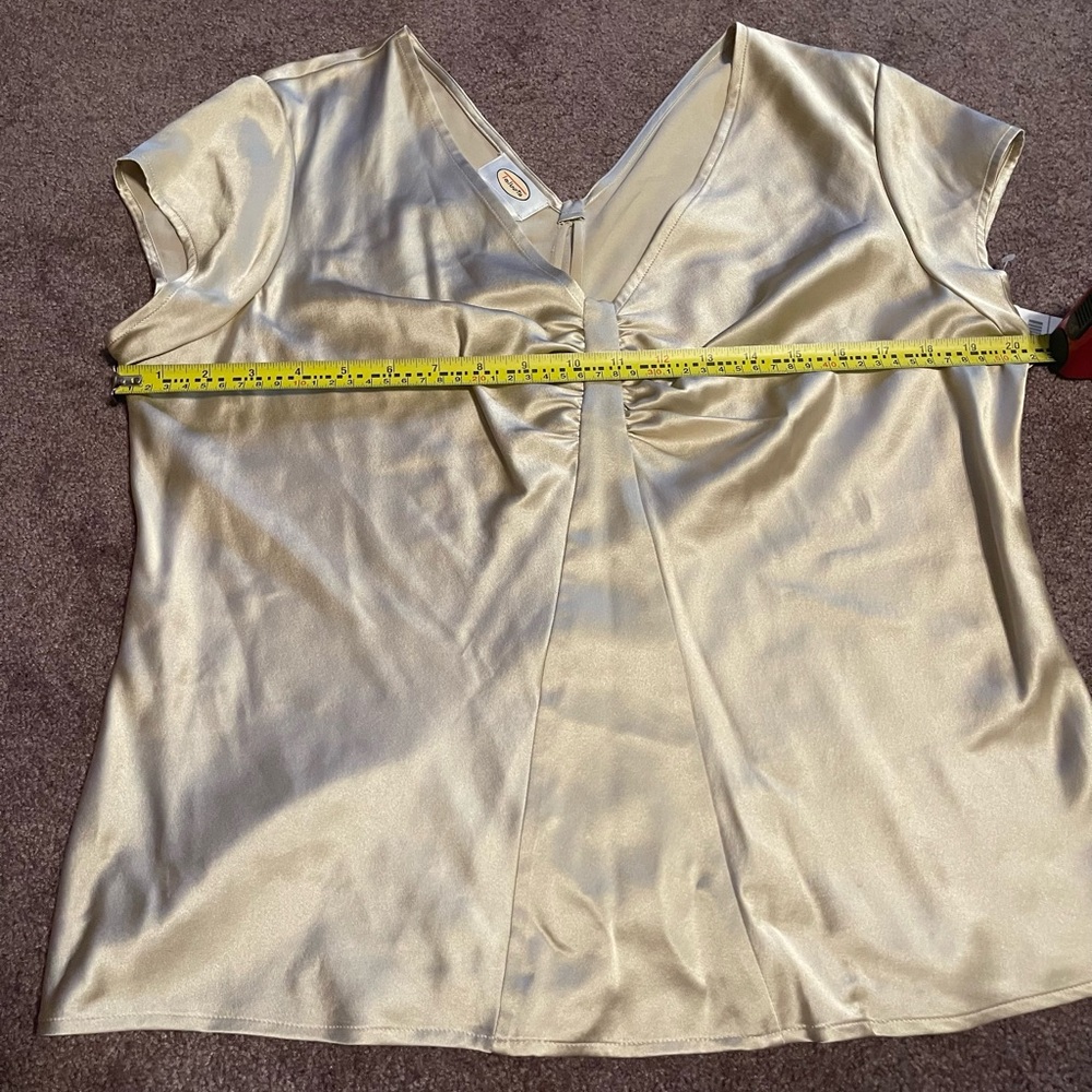 NWT Talbots 100% silk blouse size 16 (please check measurements in photos)